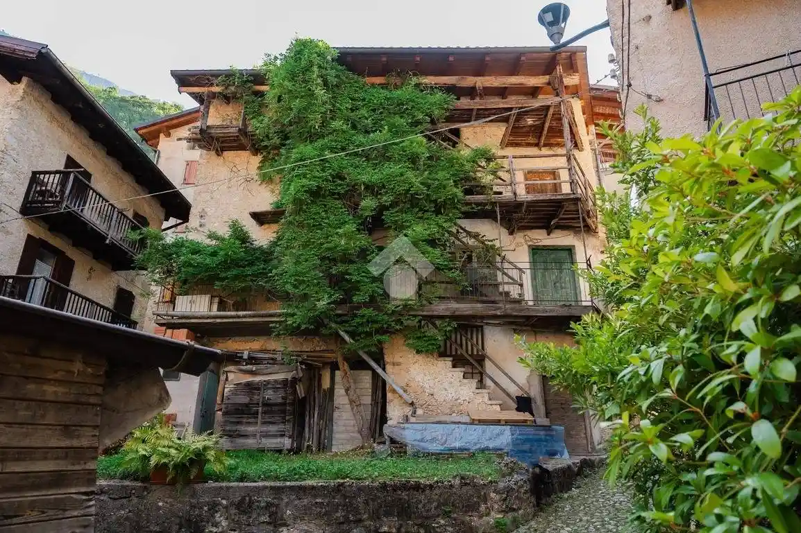 Rustico - Casale in vendita a Vallarsa