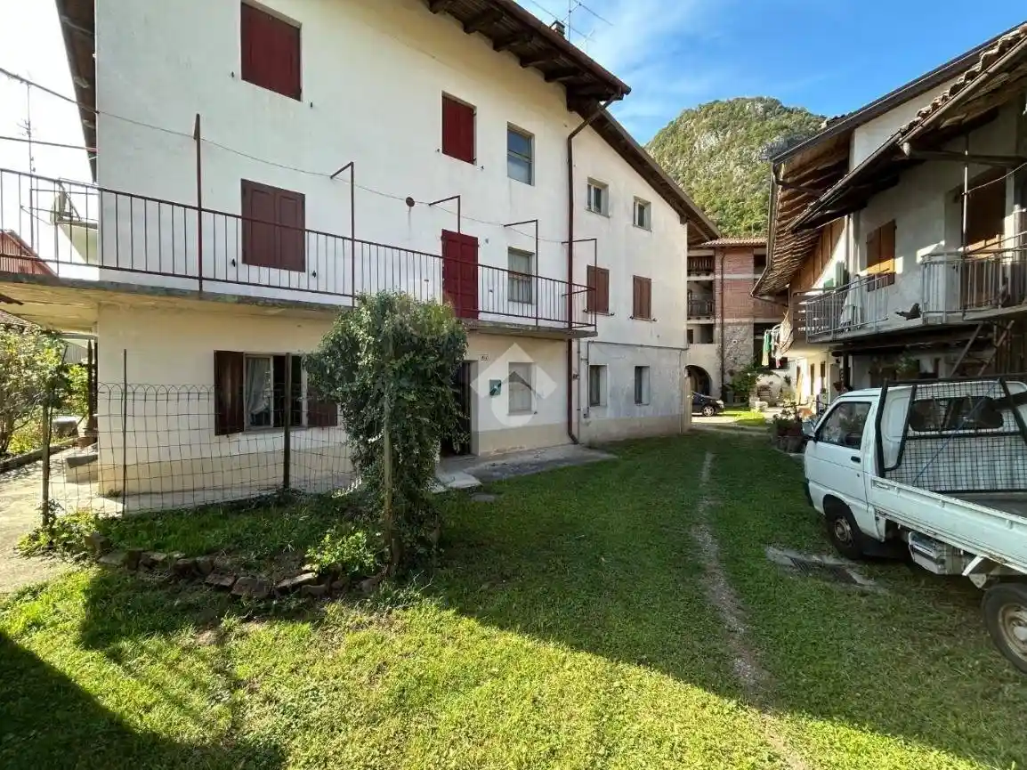 Rustico - Casale in vendita a Tolmezzo
