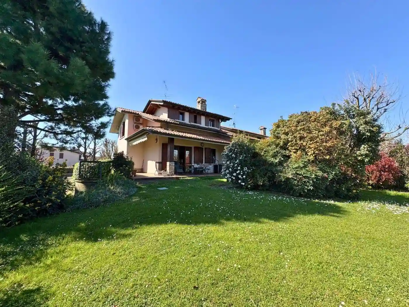 Villa - foto 2