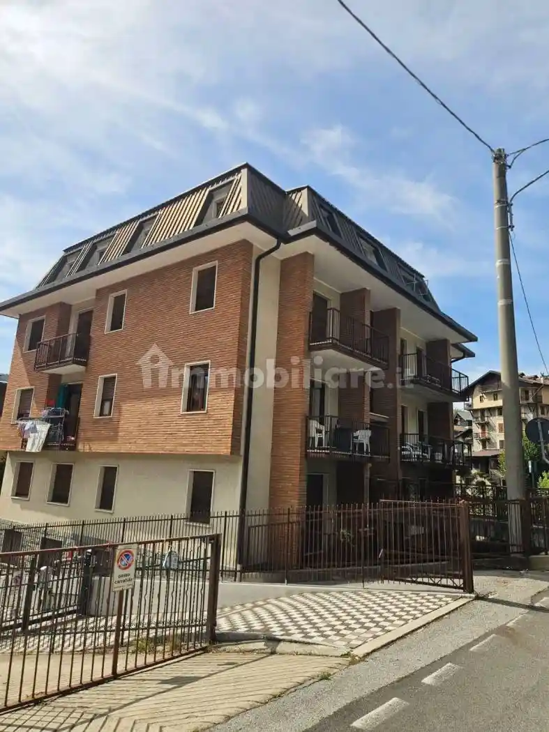 Appartamento in vendita a Esino Lario