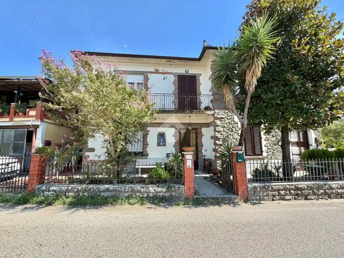 Casa indipendente in vendita a Quarrata