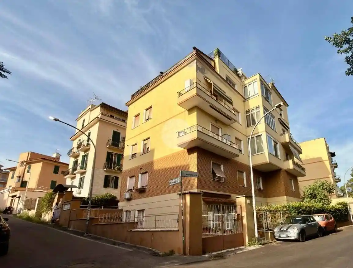 Appartamento in vendita a Roma