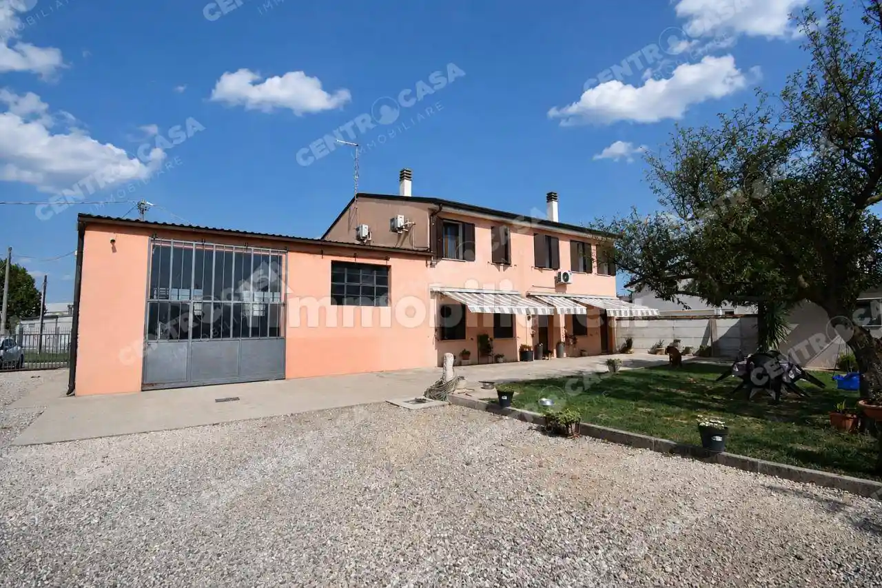 Villa in vendita a Legnago