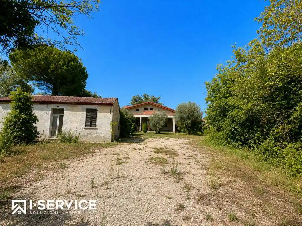 Villa in vendita a Santarcangelo di Romagna