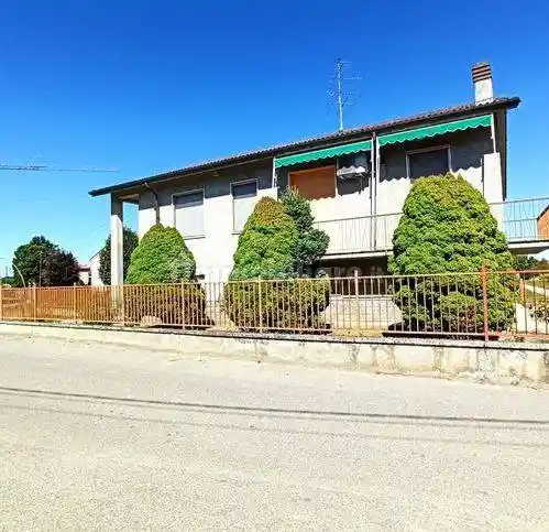 Villa in vendita a Frassineto Po