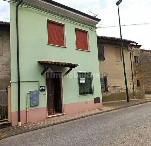 Villa in vendita a Casale Monferrato