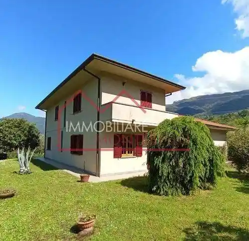 Villa in vendita a Camaiore