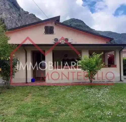 Villa in vendita a Camaiore