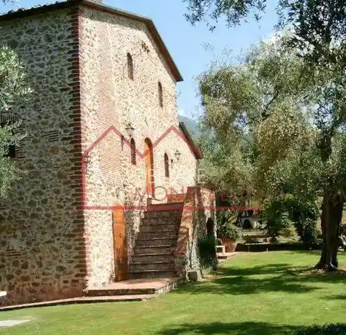 Rustico - Casale in vendita a Camaiore