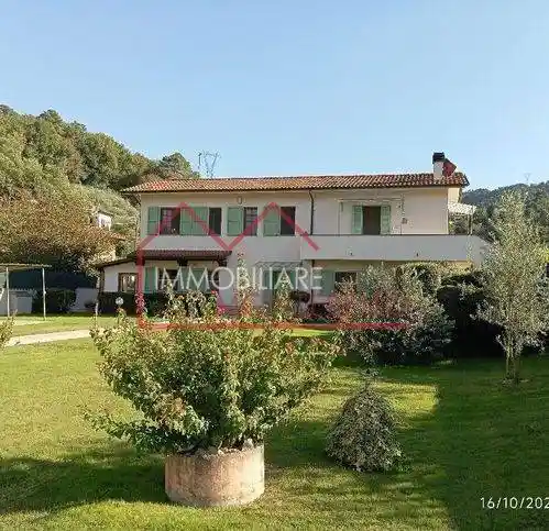 Villa in vendita a Camaiore