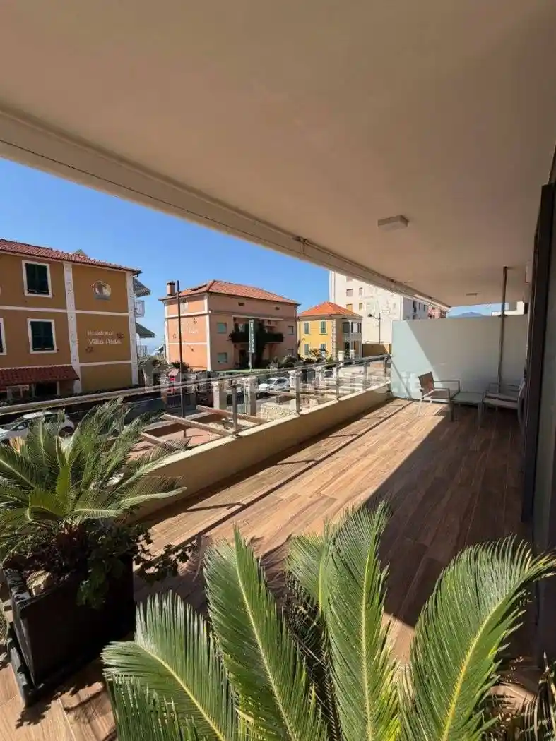 Appartamento in vendita a Pietra Ligure