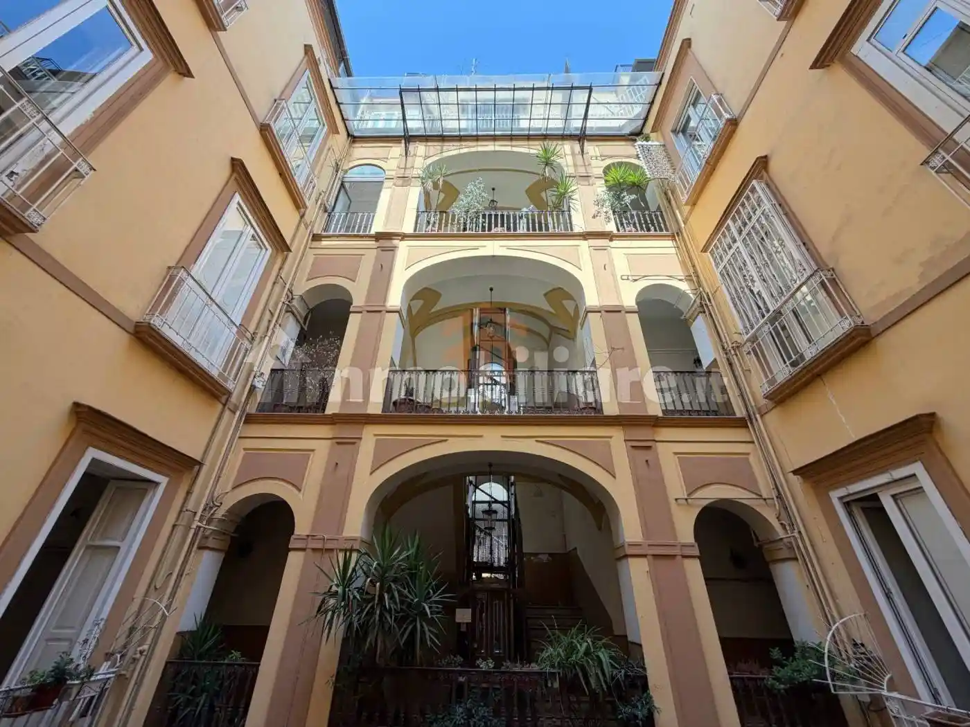 Appartamento in vendita a Napoli