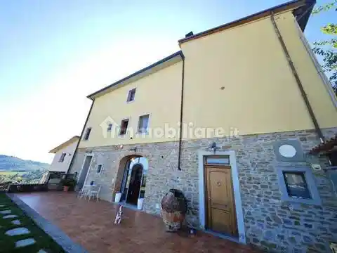 Appartamento in vendita a Carmignano
