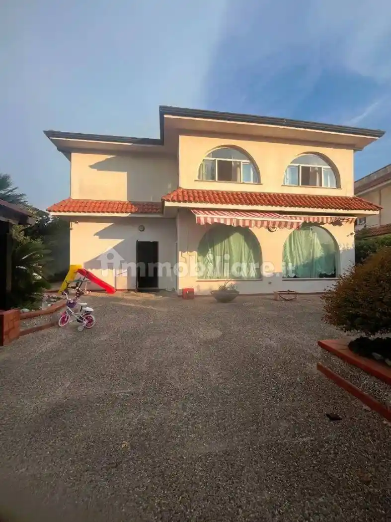 Villa in vendita a Castel Volturno
