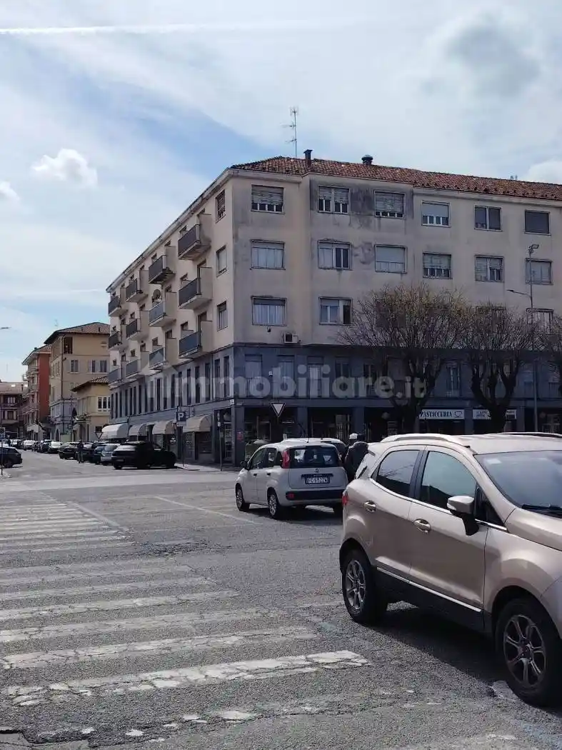 Appartamento in affitto a Valenza