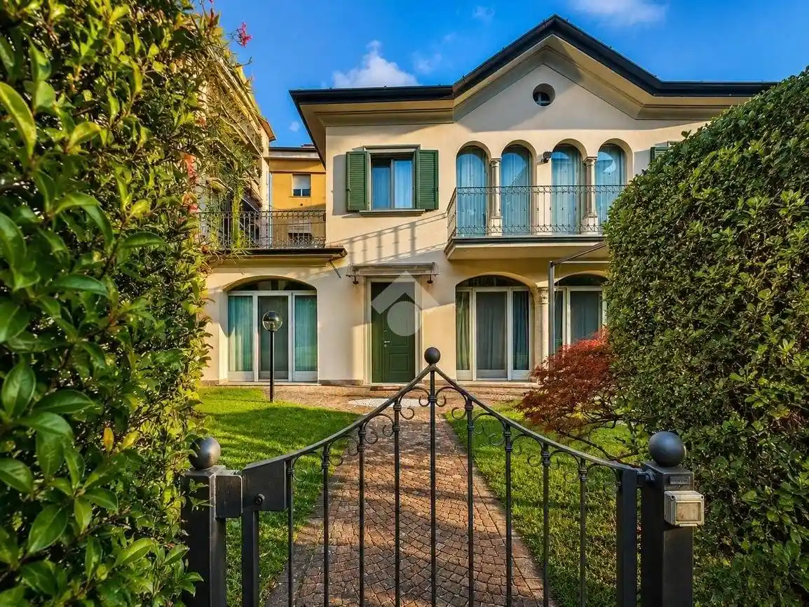 Villa in vendita a Bergamo