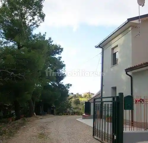 Villa in vendita a Cellino Attanasio