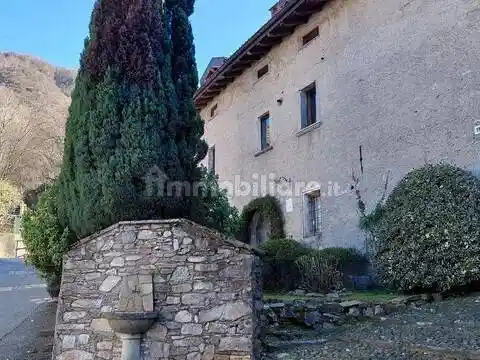 Villa in vendita a Porto Valtravaglia