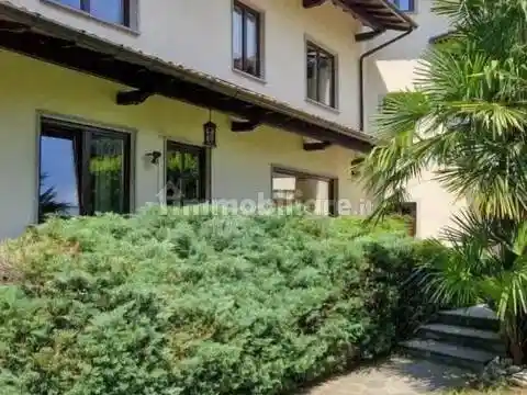Villa in affitto a Grantola
