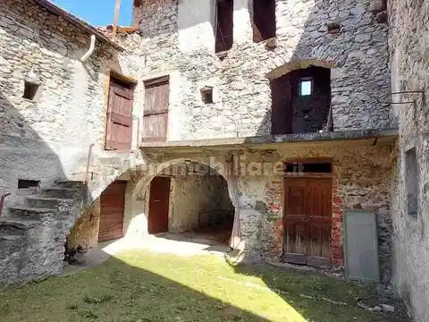 Rustico - Casale in vendita a Castelveccana