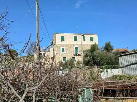 Appartamento in vendita a Costarainera