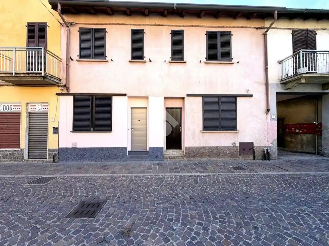 Appartamento in vendita a Caronno Pertusella