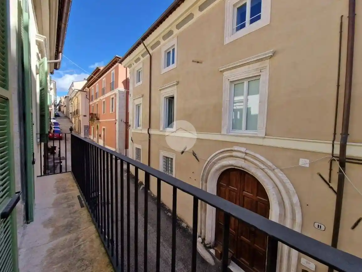 Palazzo - Edificio in vendita a L'Aquila