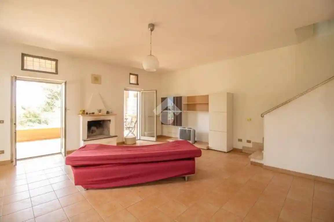 Casa indipendente in affitto a Forano