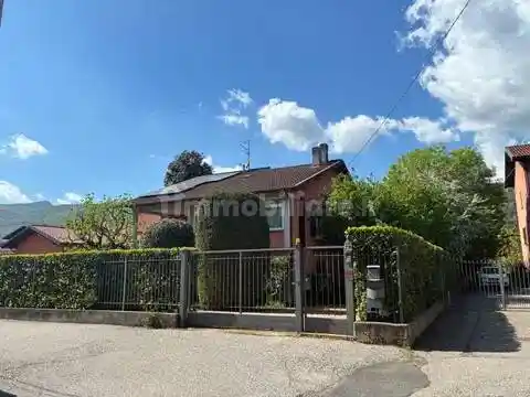 Villa in vendita a Porto Ceresio