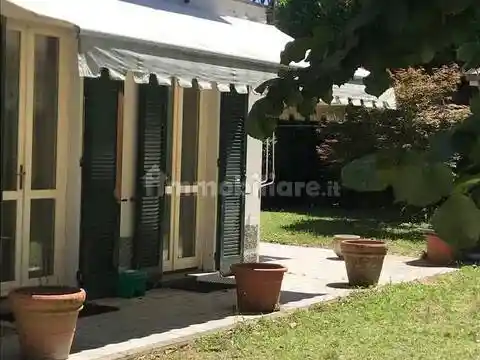 Villa in vendita a Arcisate