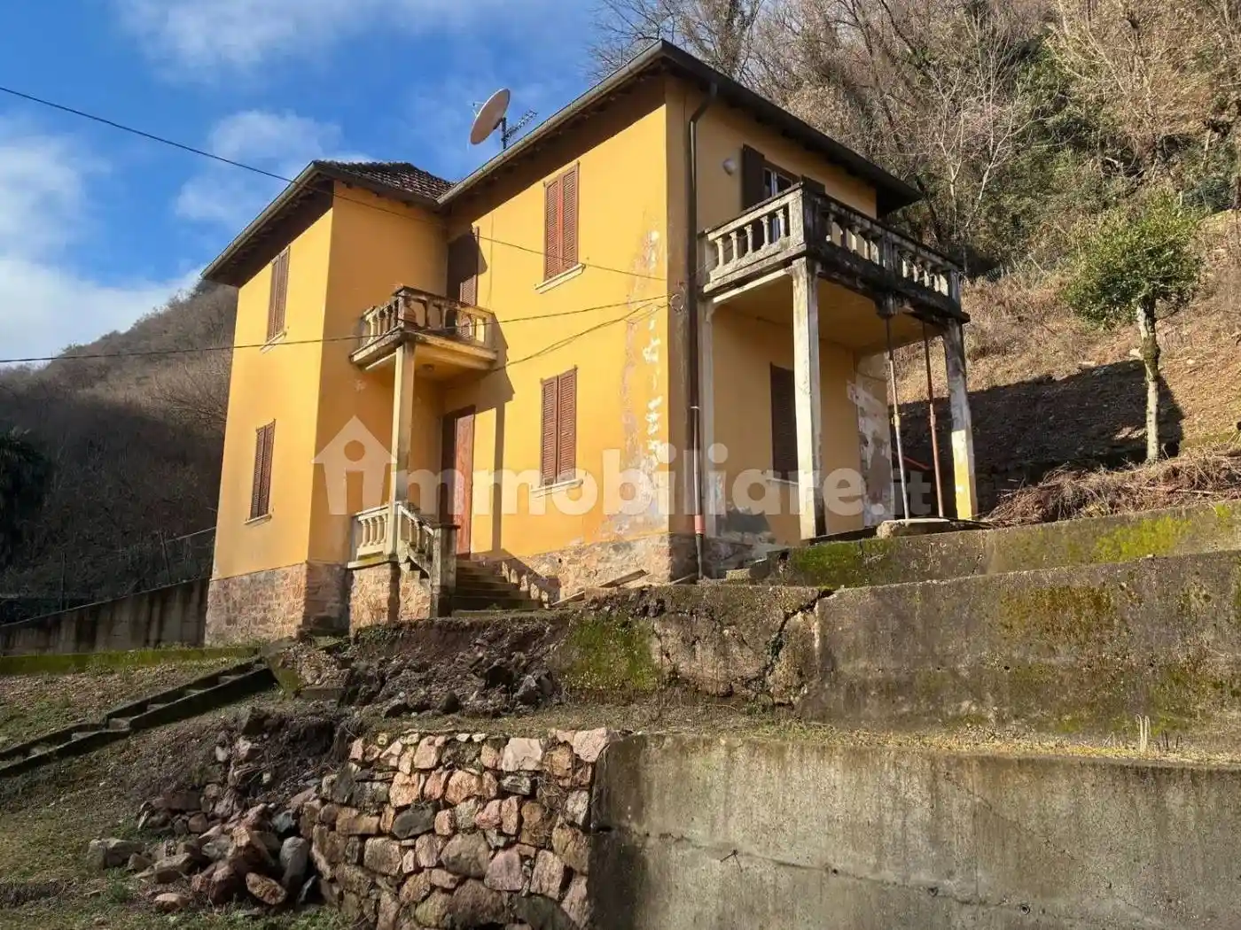 Villa in vendita a Brusimpiano