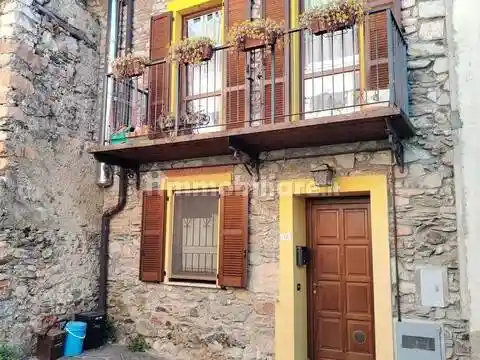 Appartamento in vendita a Besano