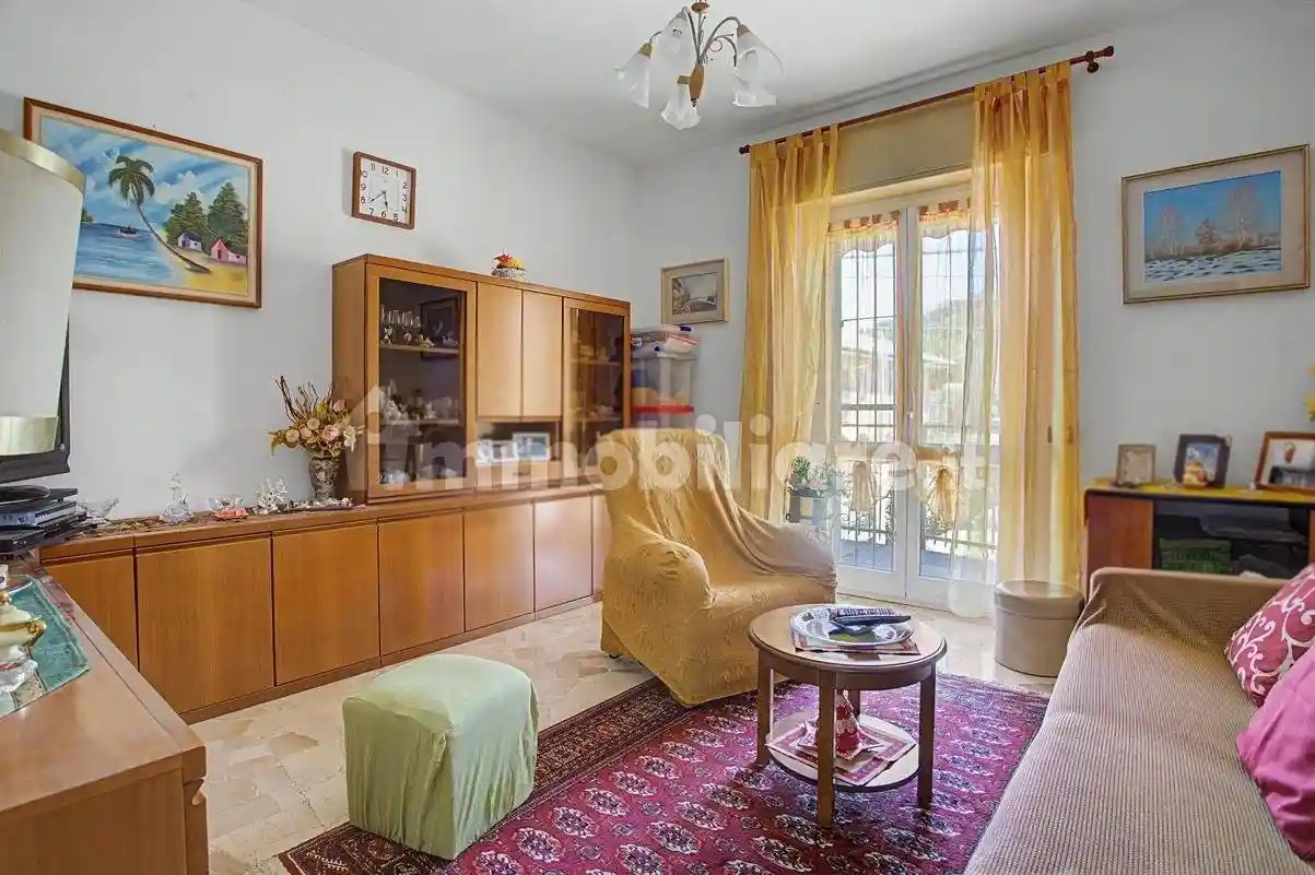 Appartamento in vendita a Cocquio-Trevisago