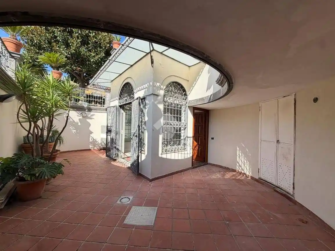 Appartamento in affitto a Napoli