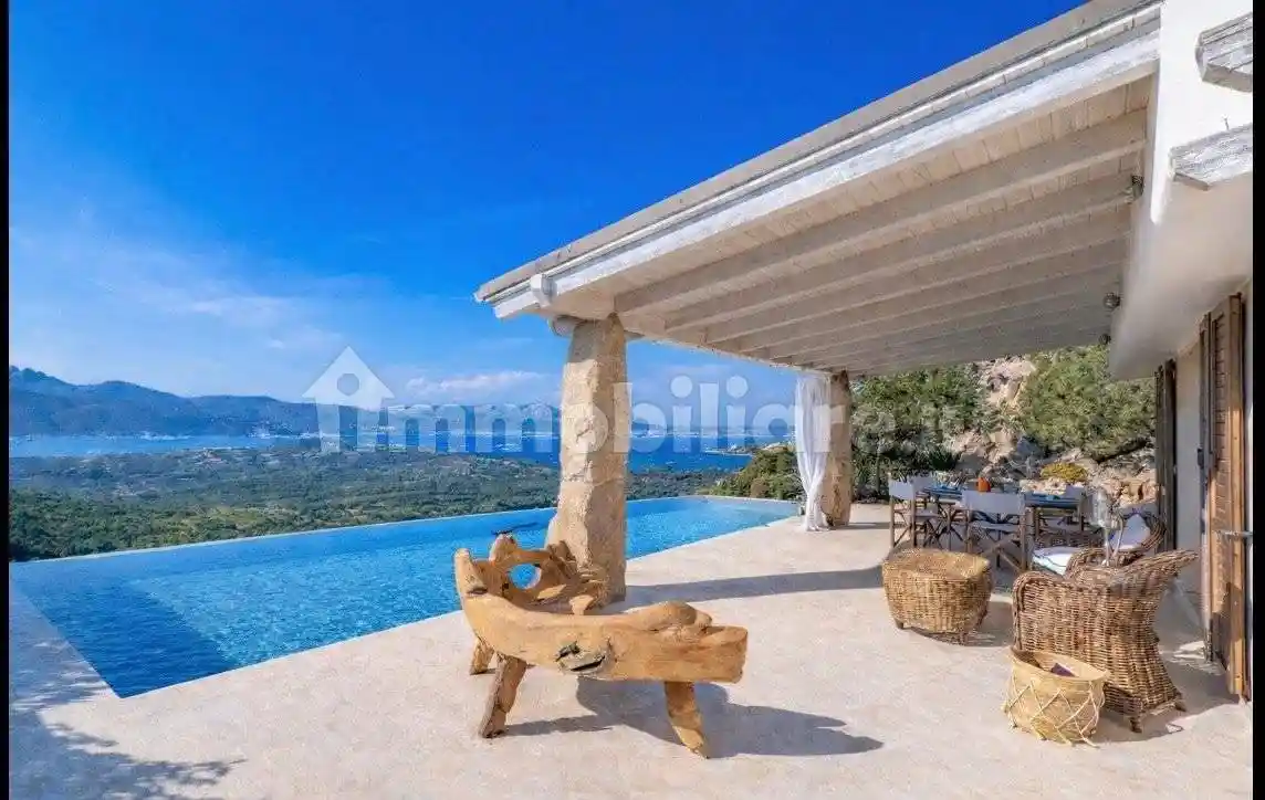 Villa in vendita a Olbia