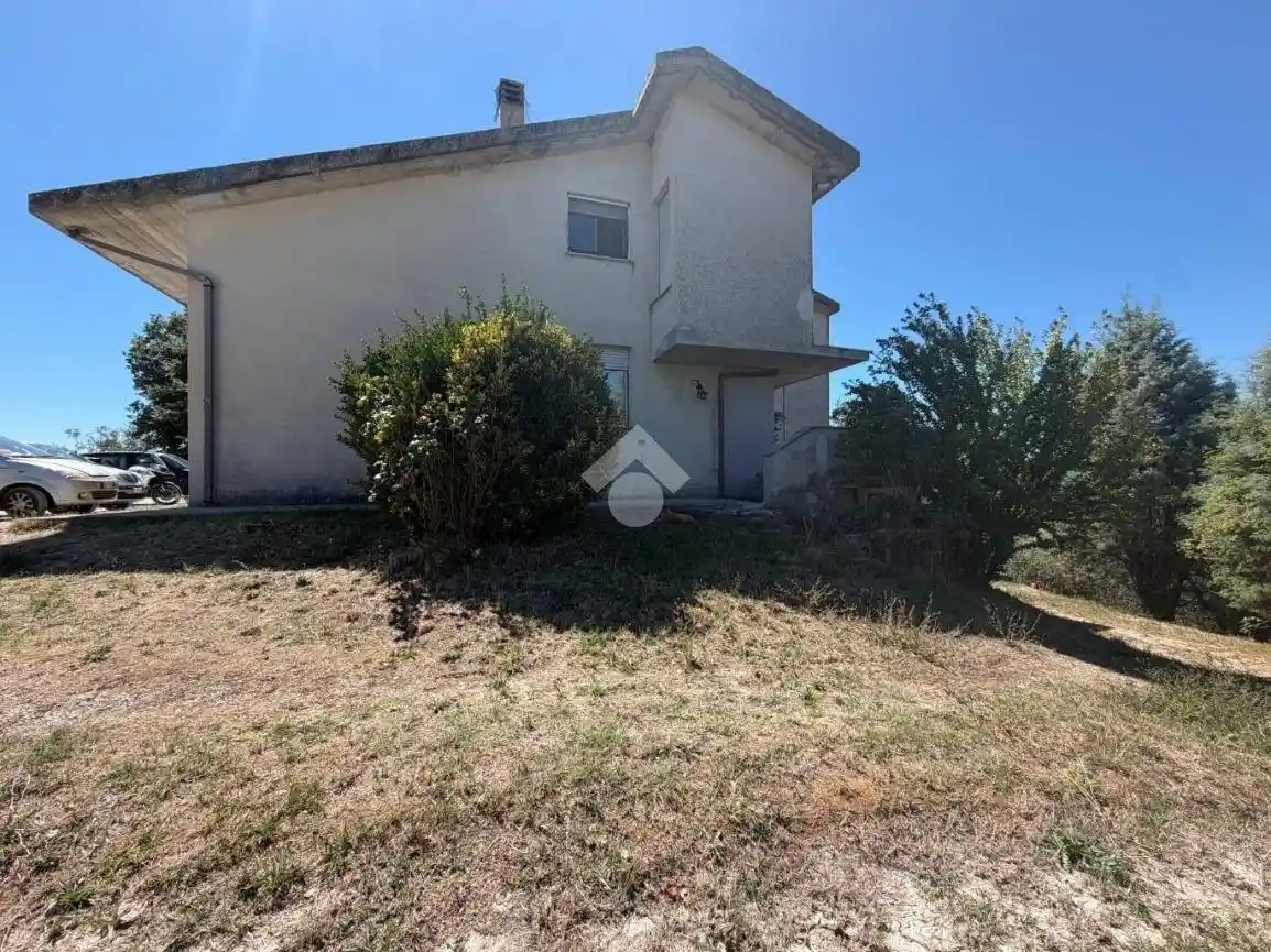 Casa indipendente in vendita a Montecastrilli
