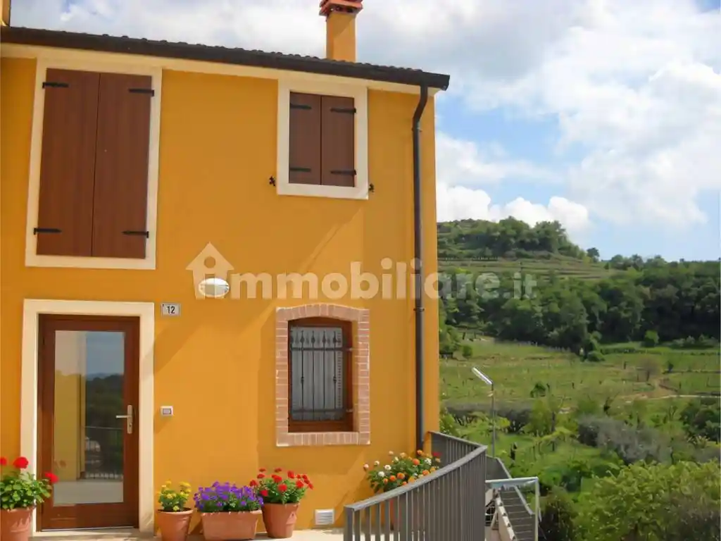 Casa indipendente in vendita a Cazzano di Tramigna
