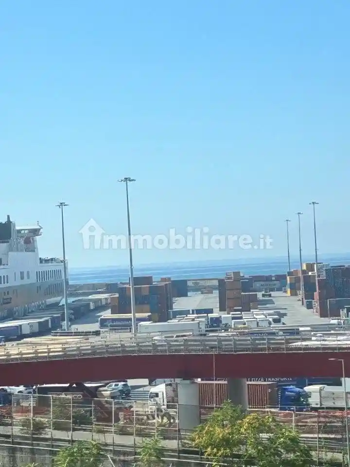 Appartamento in affitto a Genova