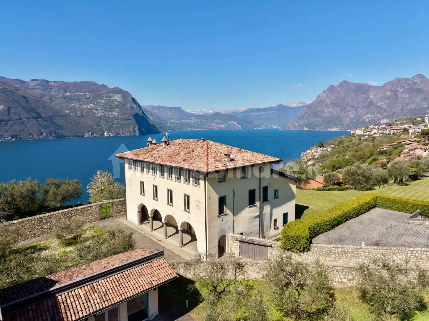 Appartamento in affitto a Monte Isola