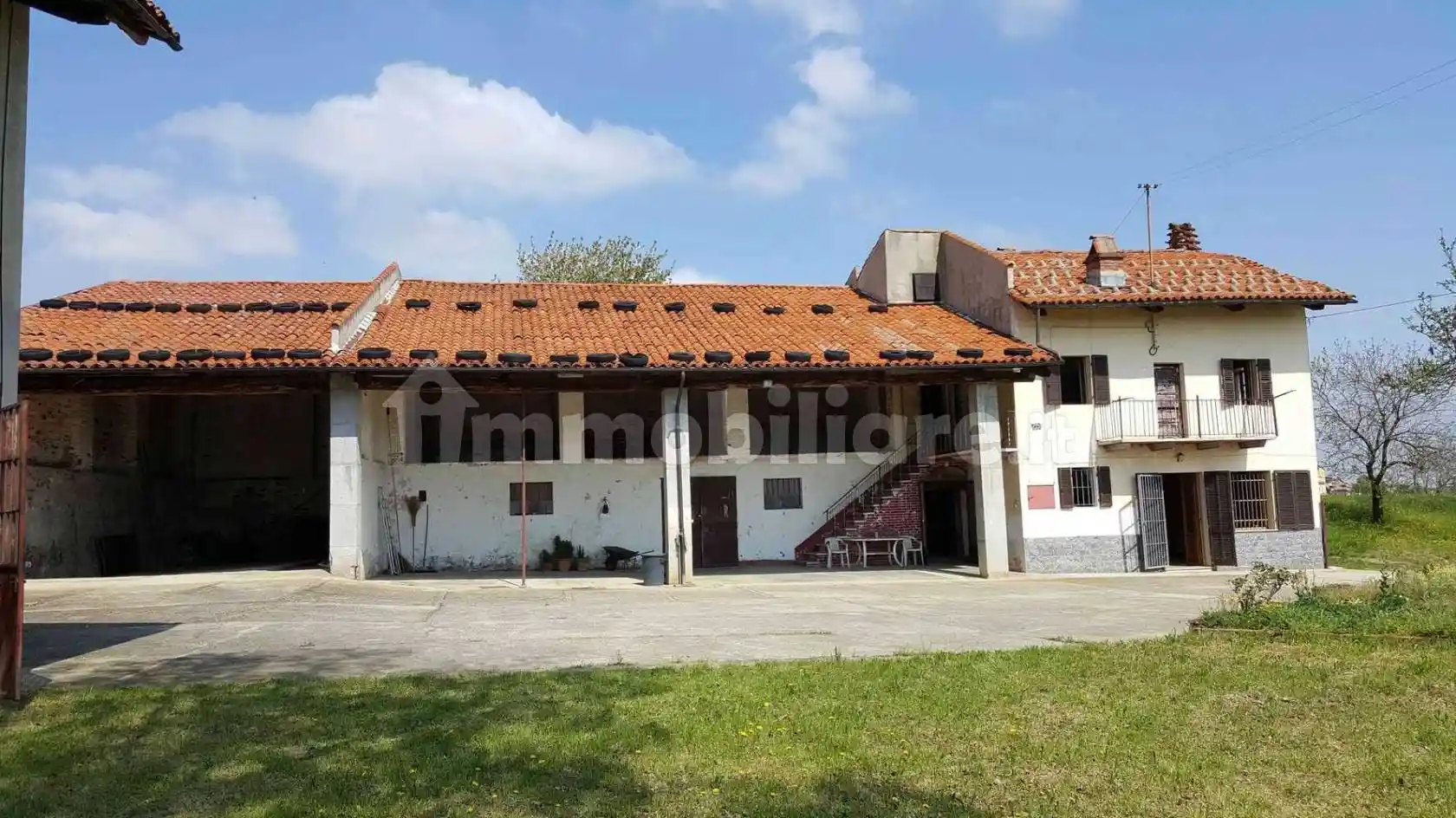 Rustico - Casale in vendita a Carrù