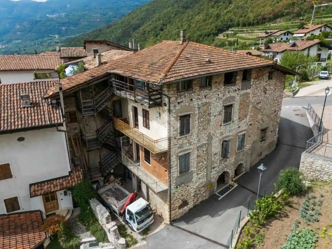 Rustico - Casale in vendita a Pomarolo