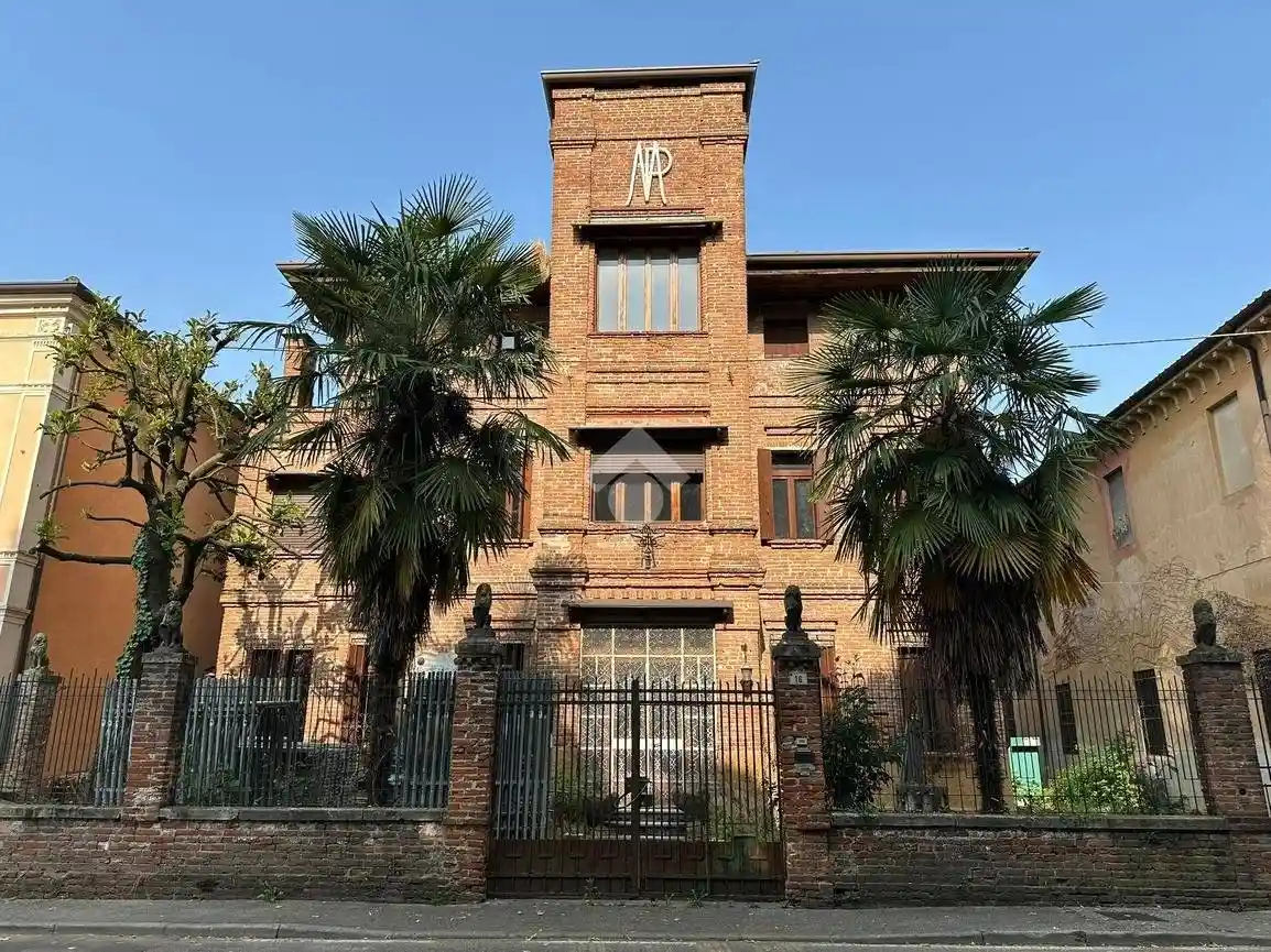 Palazzo - Edificio in vendita a Dueville