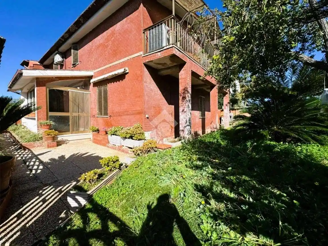 Villa in vendita a Cisterna di Latina