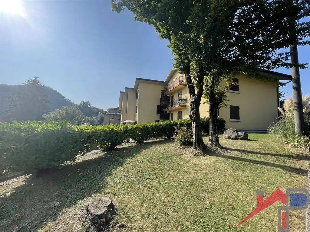 Appartamento in vendita a Caprino Bergamasco