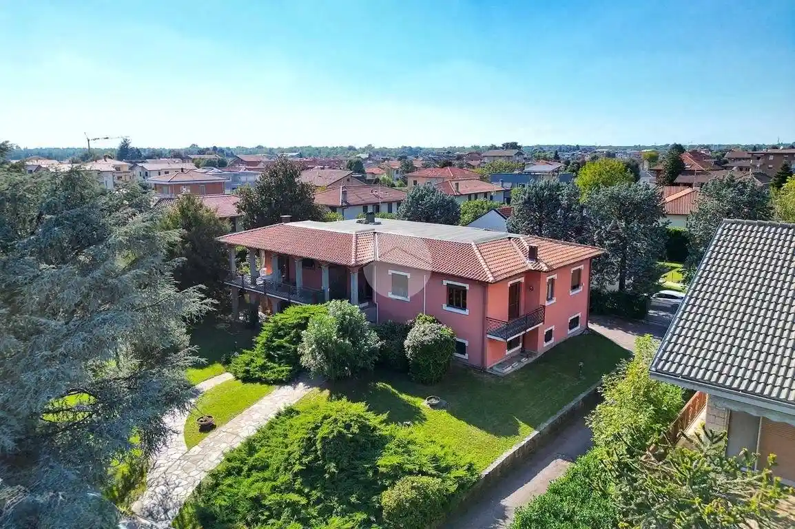 Villa in vendita a Uboldo