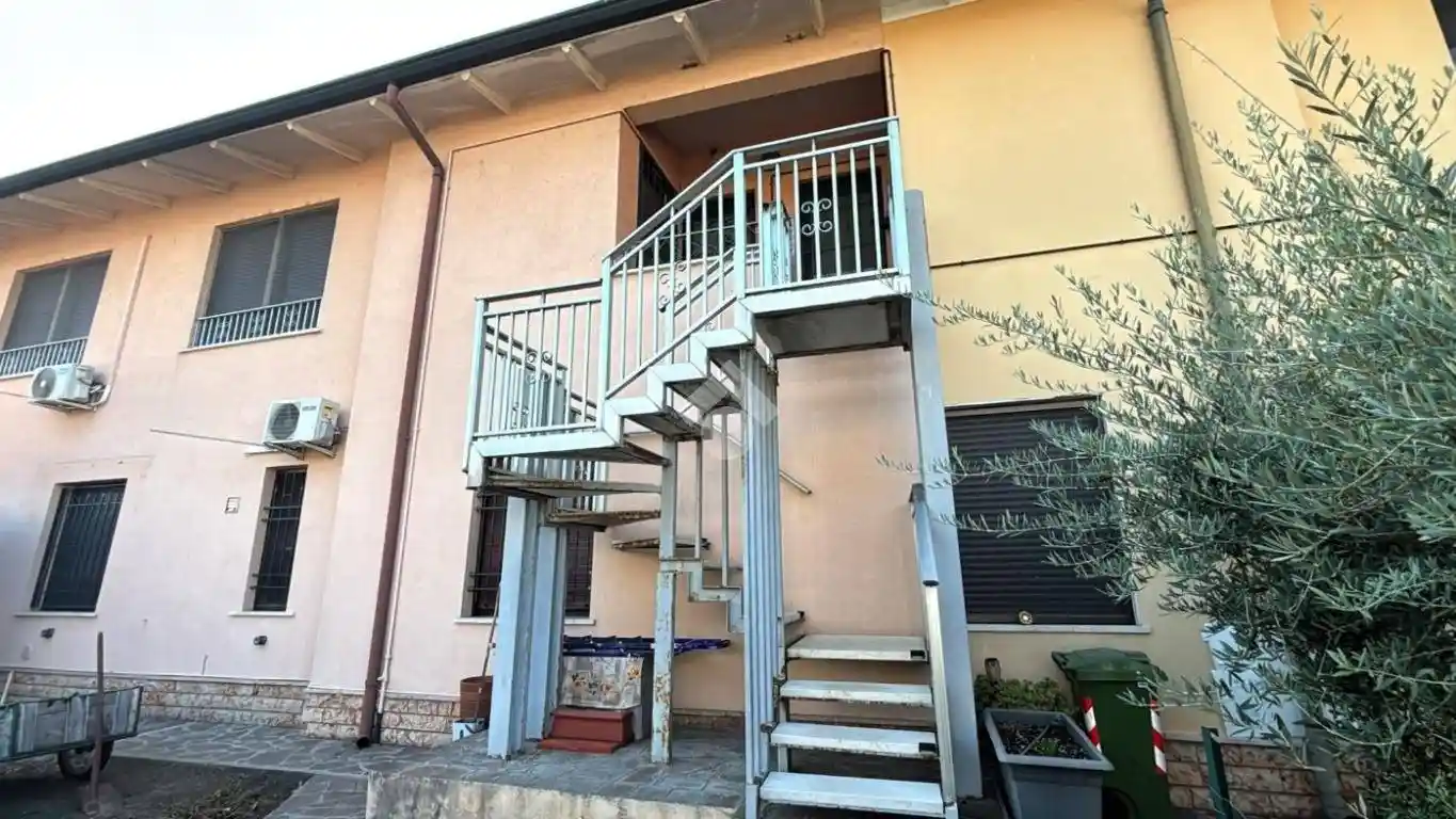 Appartamento in vendita a Roncoferraro