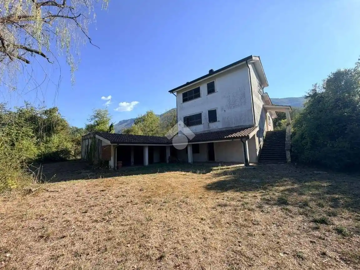Casa indipendente in vendita a Sgurgola