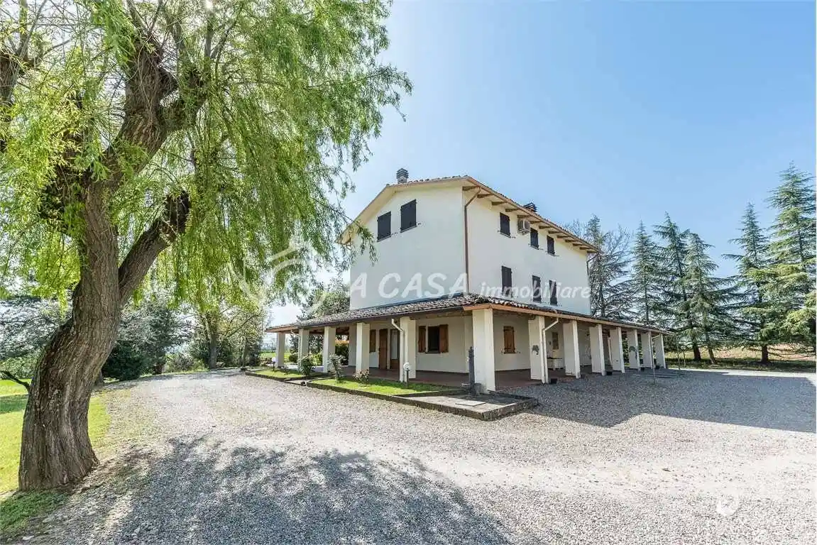 Casa indipendente in vendita a Medesano