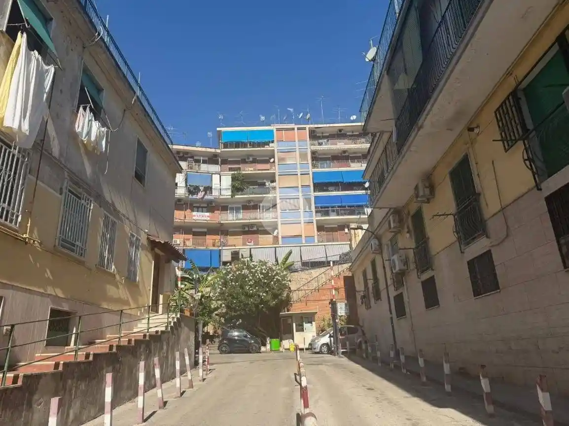 Appartamento in vendita a Napoli