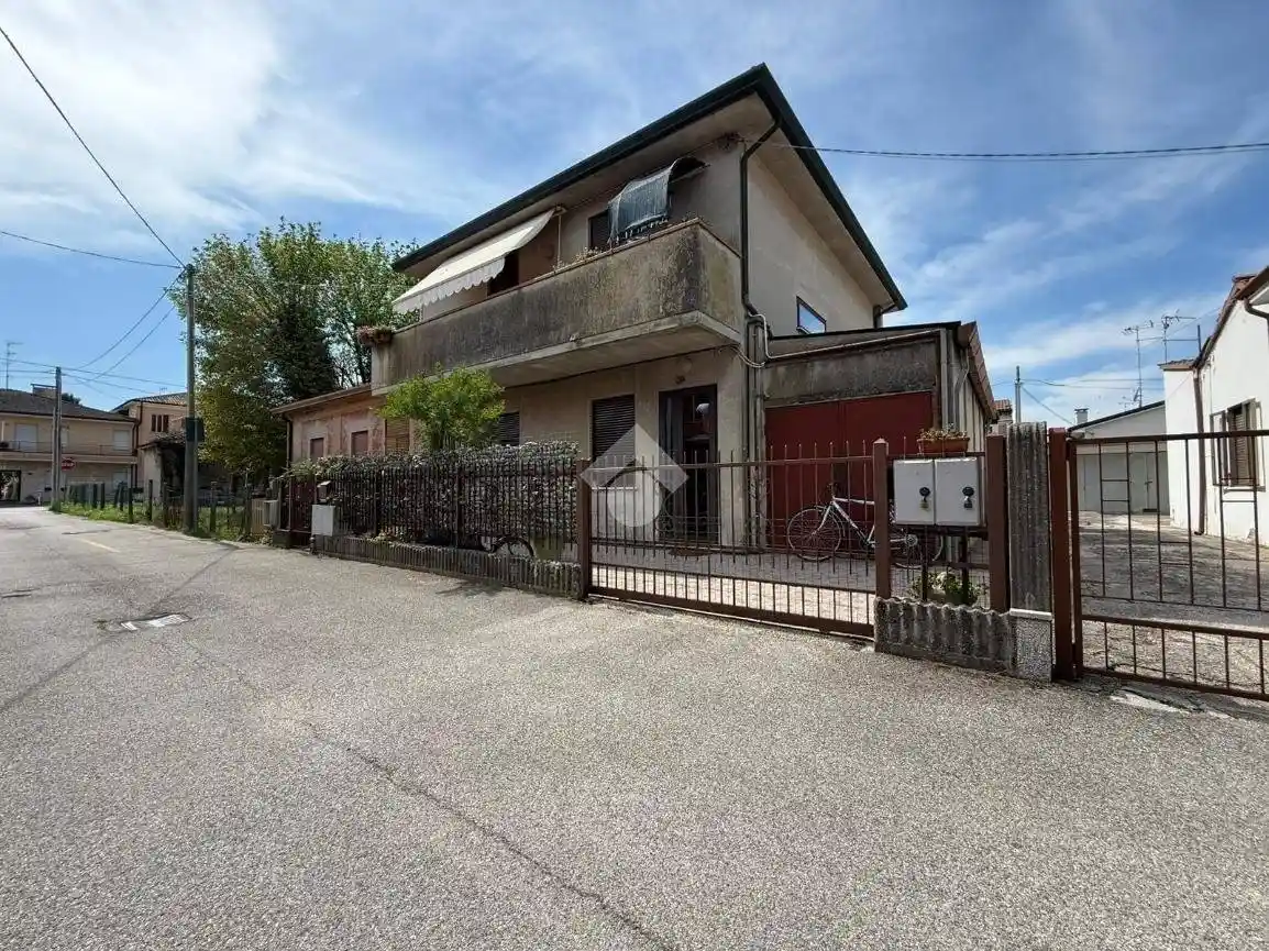 Villa in vendita a Rovigo
